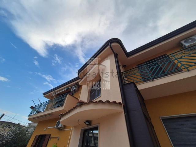 Appartamento in vendita di 140 m² in Via Crucoli