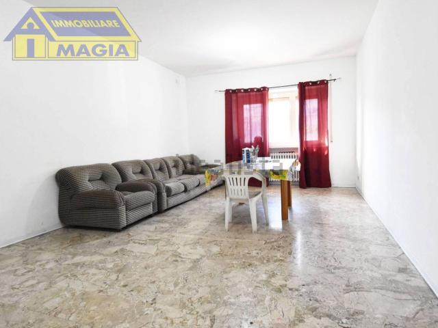 Appartamento in vendita di 140 m² in Via Cristoforo Colombo, 15