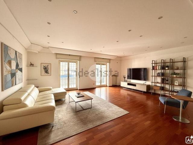 Appartamento in vendita di 140 m² in Via Croce Rossa, 20