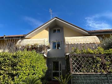 Appartamento in vendita di 140 m² in Via Cupone, 12