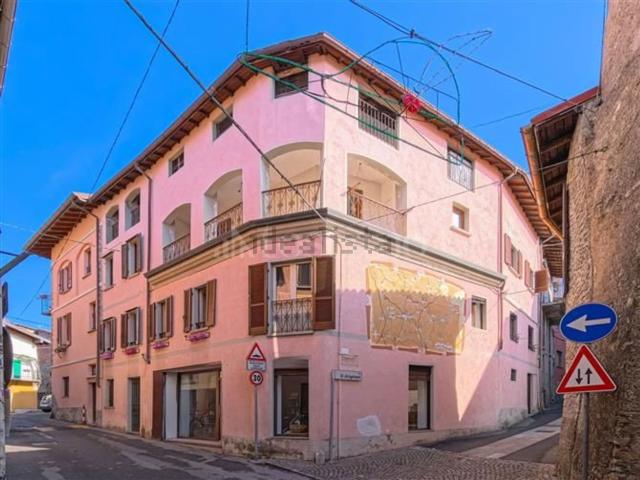 Appartamento in vendita di 140 m² in Via A.Manzoni