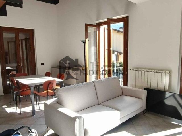 Appartamento in vendita di 140 m² in Via A. Poli