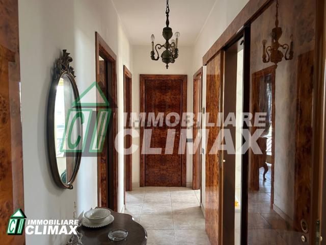 Appartamento in vendita di 140 m² in Via Antonio Canova, 8