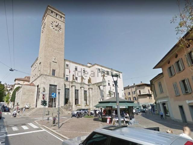 Appartamento in vendita di 140 m² in Via Antonio Locatelli