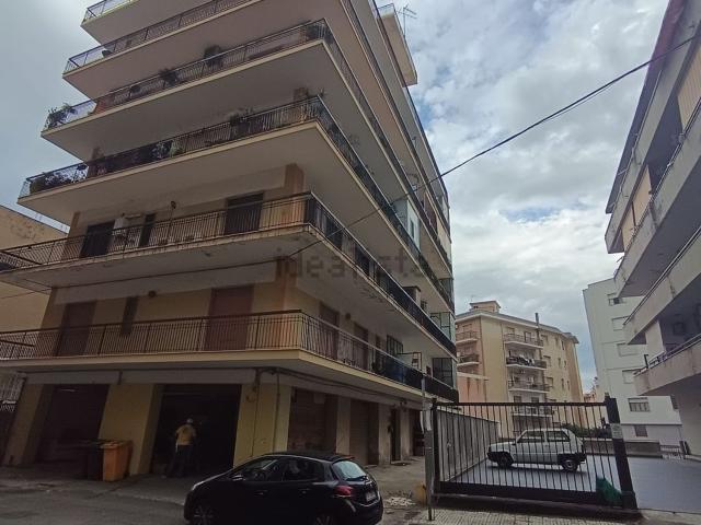 Appartamento in vendita di 140 m² in Via Antonio Nicola Manfroce, 11