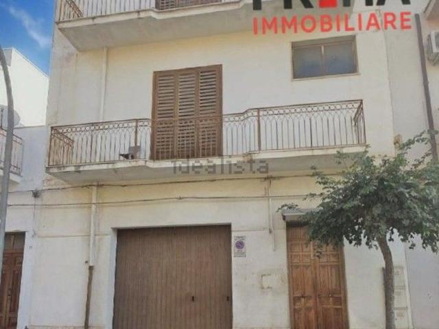 Appartamento in vendita di 140 m² in Via Adua