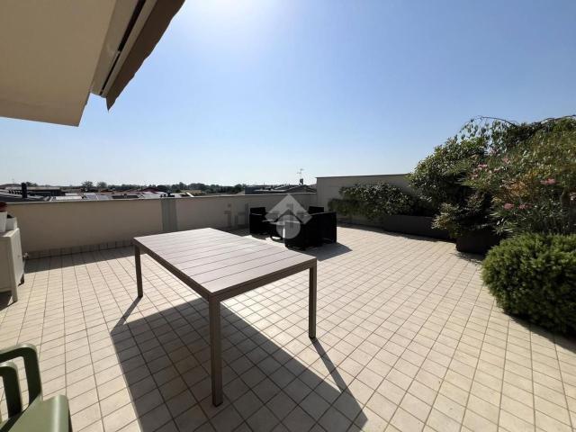 Appartamento in vendita di 140 m² in Via Adamello, 9