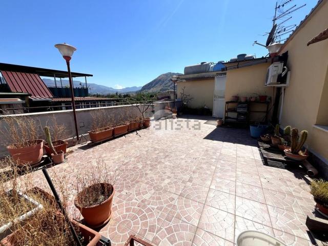 Appartamento in vendita di 140 m² in Via Altarello, 207