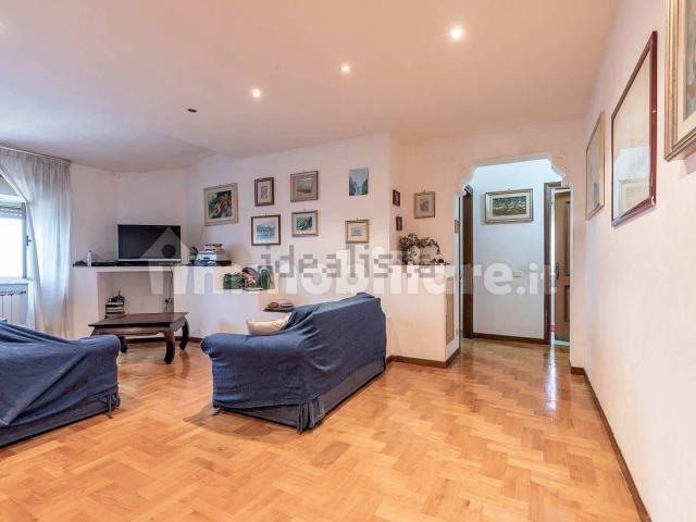 Appartamento in vendita di 140 m² in Via Alvito