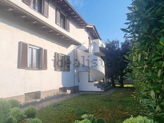 Appartamento in vendita di 140 m² in Via Bologna, 30