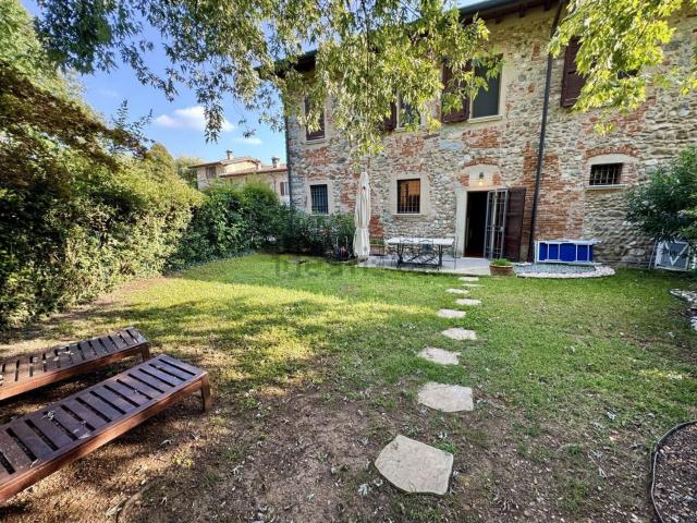 Appartamento in vendita di 140 m² in Via Bolognina