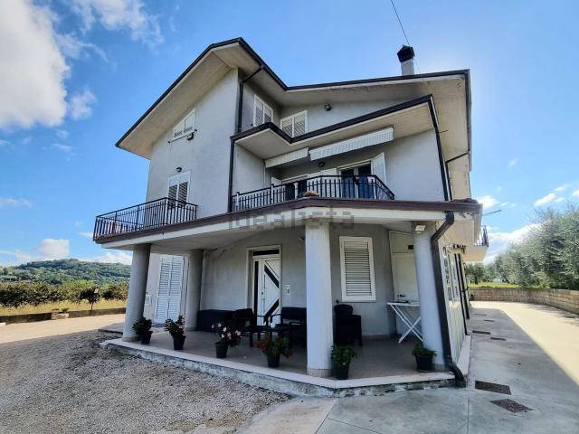 Appartamento in vendita di 140 m² in Via Bosco Lumeti, 34