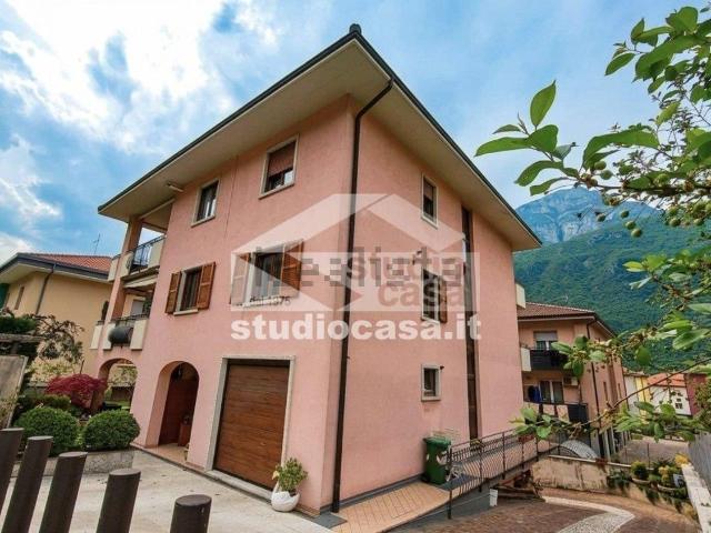 Appartamento in vendita di 140 m² in Via Bastie