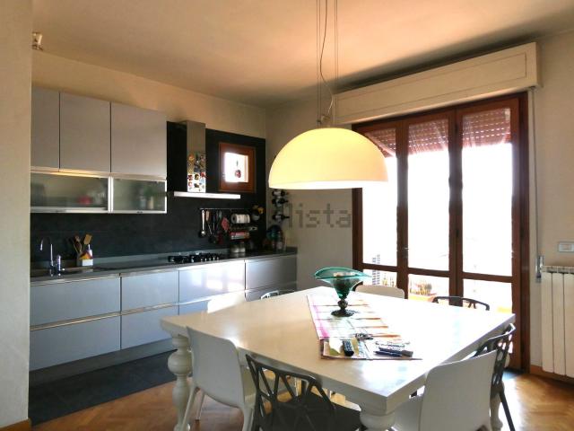 Appartamento in vendita di 140 m² in Via Benvenuto Cellini