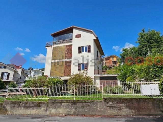 Appartamento in vendita di 140 m² in Via G. Marconi, 3