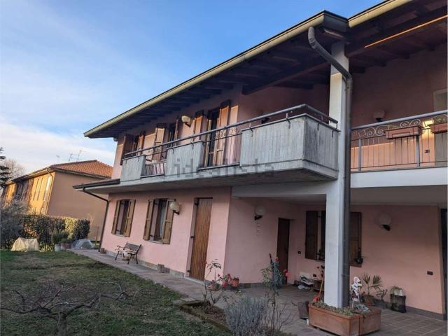 Appartamento in vendita di 140 m² in Via G. Pascoli