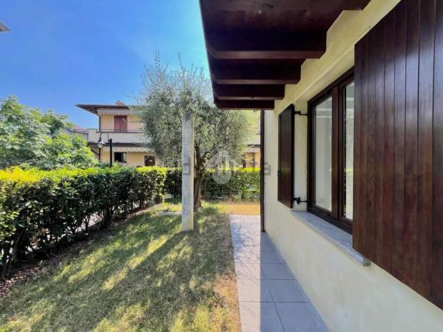 Appartamento in vendita di 140 m² in Via Generale dalla Chiesa, 45