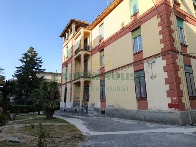 Appartamento in vendita di 140 m² in Via Gennaro Tescione