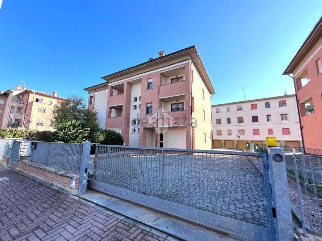 Appartamento in vendita di 140 m² in Via Genunzio Bentini, 13