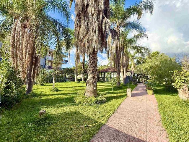 Appartamento in vendita di 140 m² in Via Gesualdo Bufalino, 5