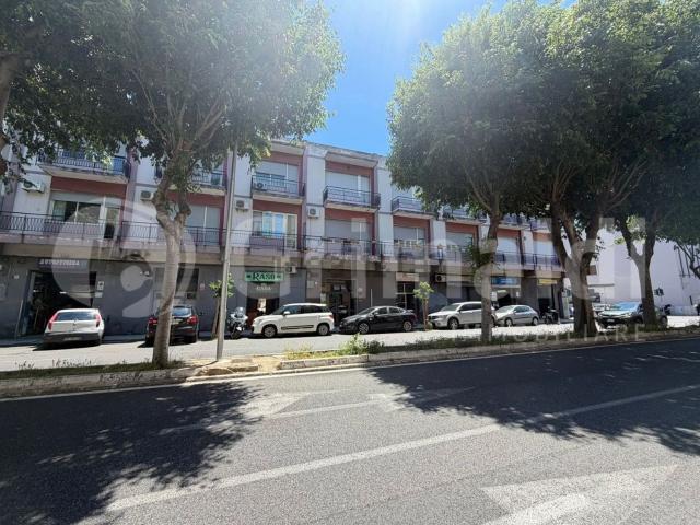 Appartamento in vendita di 140 m² in Via Giuseppe La Farina, 183