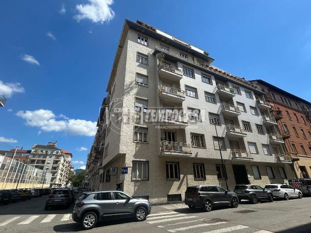 Appartamento in vendita di 140 m² in Via Giuseppe Piazzi