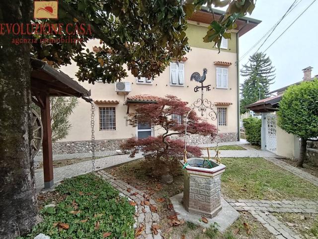 Appartamento in vendita di 140 m² in Via Giacomo Matteotti, 34
