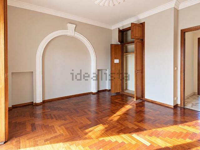 Appartamento in vendita di 140 m² in Via Giacomo Matteotti, 49