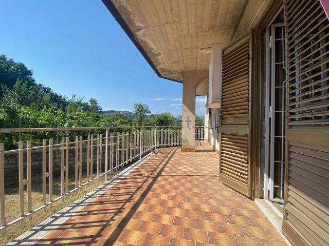 Appartamento in vendita di 140 m² in Via Giosuè Carducci