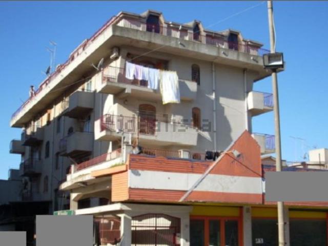 Appartamento in vendita di 140 m² in Via Giosuè Carducci