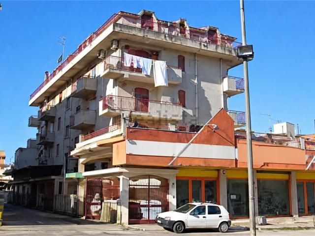 Appartamento in vendita di 140 m² in Via Giosuè Carducci, 25