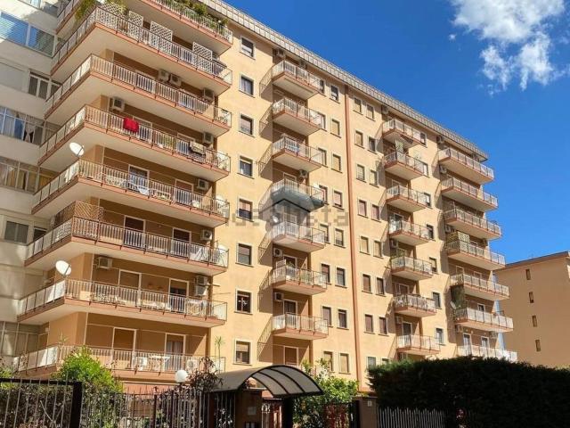 Appartamento in vendita di 140 m² in Via Giorgio D&apos Antiochia, 2