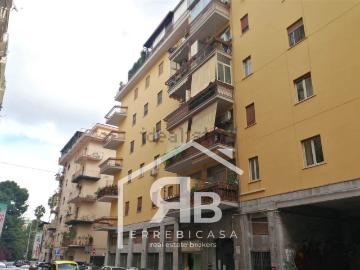 Appartamento in vendita di 140 m² in Via Giovanni Bonanno, 30