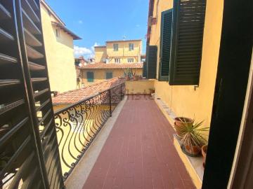 Appartamento in vendita di 140 m² in Via Guinigi, 55100