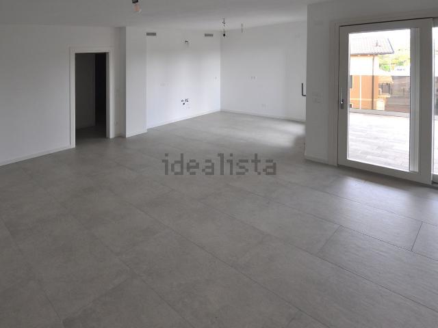 Appartamento in vendita di 140 m² in Via Don Giacomo Bianchini, 2