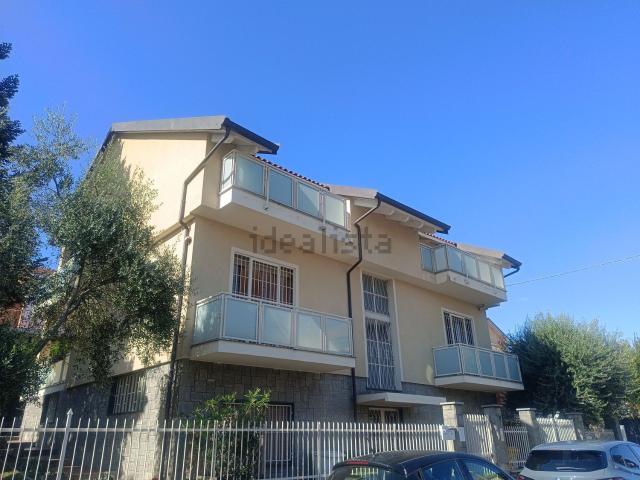 Appartamento in vendita di 140 m² in Via Don Giovanni Bosco, 9