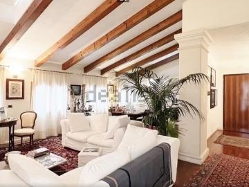Appartamento in vendita di 140 m² in Via Don Giuseppe lago, 2