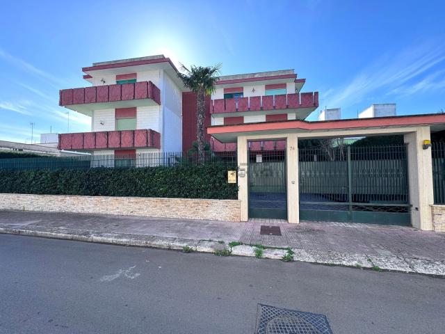 Appartamento in vendita di 140 m² in Via Dante Alighieri, 74