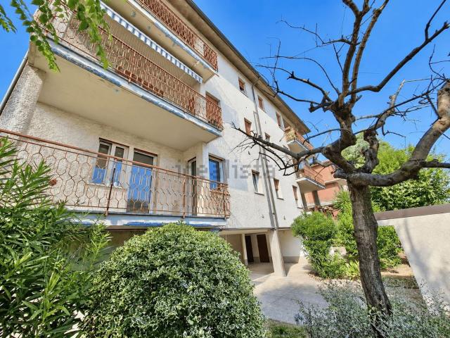 Appartamento in vendita di 140 m² in Via Decio Raggi, 168