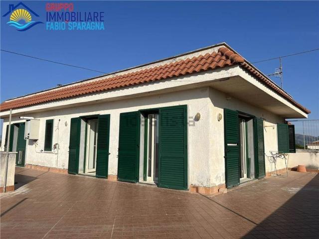 Appartamento in vendita di 140 m² in Via degli Oleandri