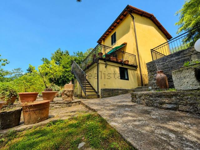 Appartamento in vendita di 140 m² in Via dei Bosconi, 70