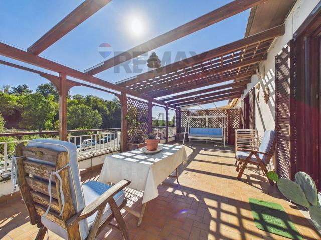 Appartamento in vendita di 140 m² in Via del Pavone, 116
