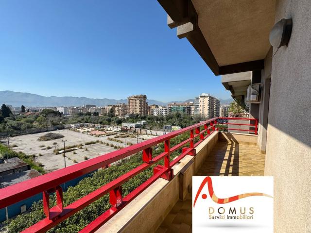 Appartamento in vendita di 141 m² in Via dell&apos Autonomia Siciliana, 70