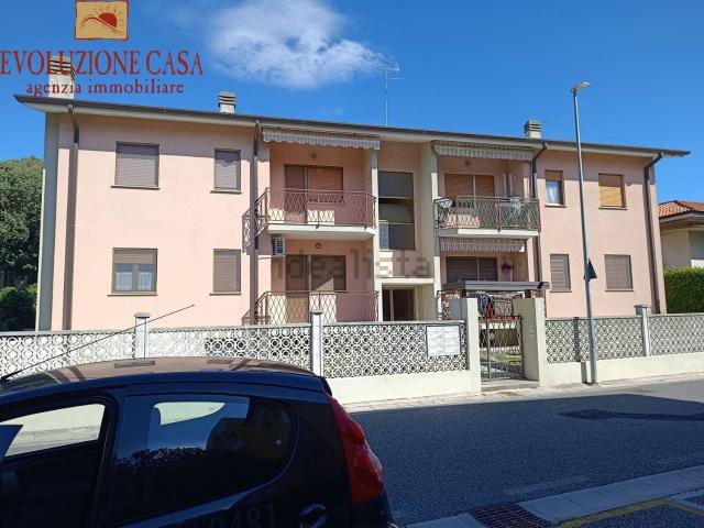 Appartamento in vendita di 140 m² in Via delle Vigne, 8