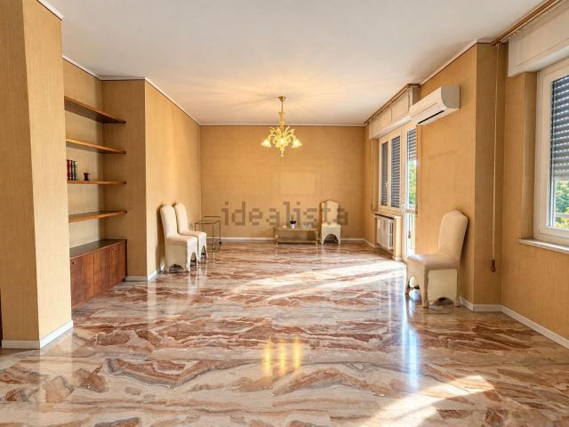 Appartamento in vendita di 140 m² in Via Emilio Usiglio, 11