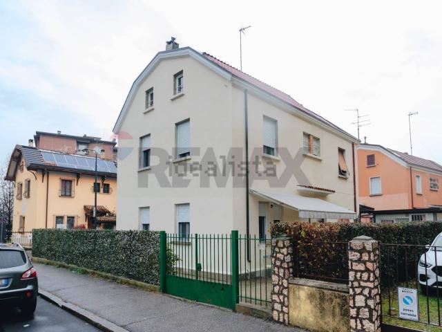 Appartamento in vendita di 140 m² in Via Enrico Richiedei, 2