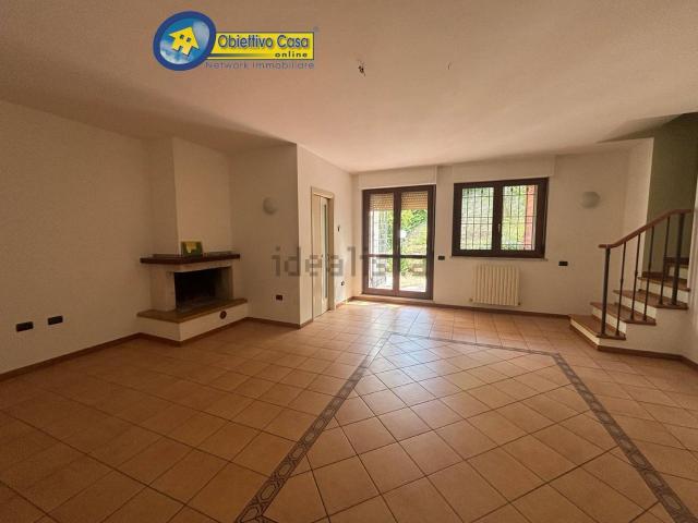 Appartamento in vendita di 140 m² in Via Ernesto Villani, 2