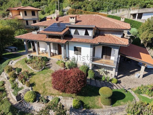 Appartamento in vendita di 140 m² in Via Fontanella, 3
