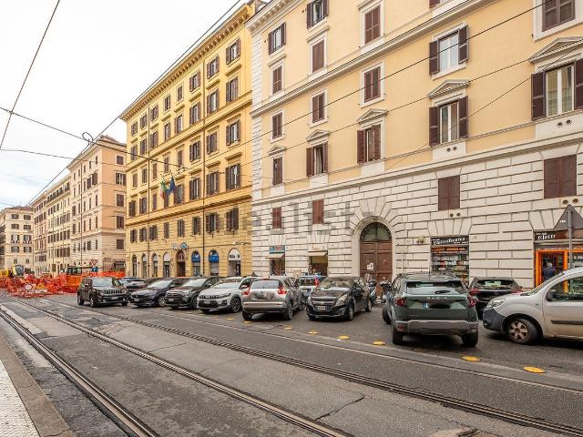 Appartamento in vendita di 140 m² in Via Farini