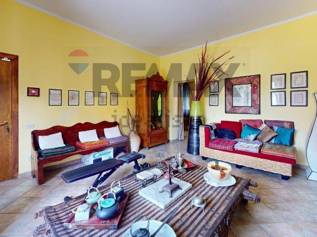 Appartamento in vendita di 140 m² in Via Ferdinando Innamorati, 27